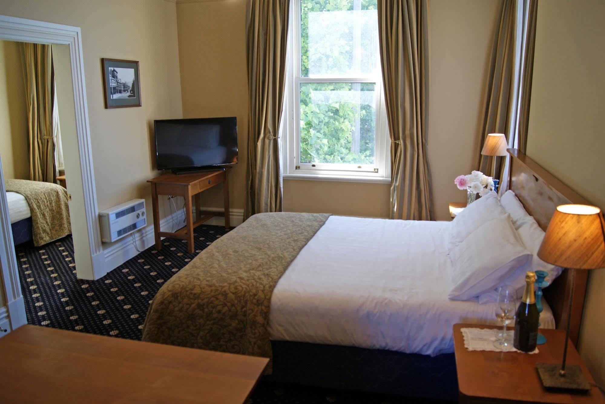 Highland House Boutique Hotel Dunedin Buitenkant foto